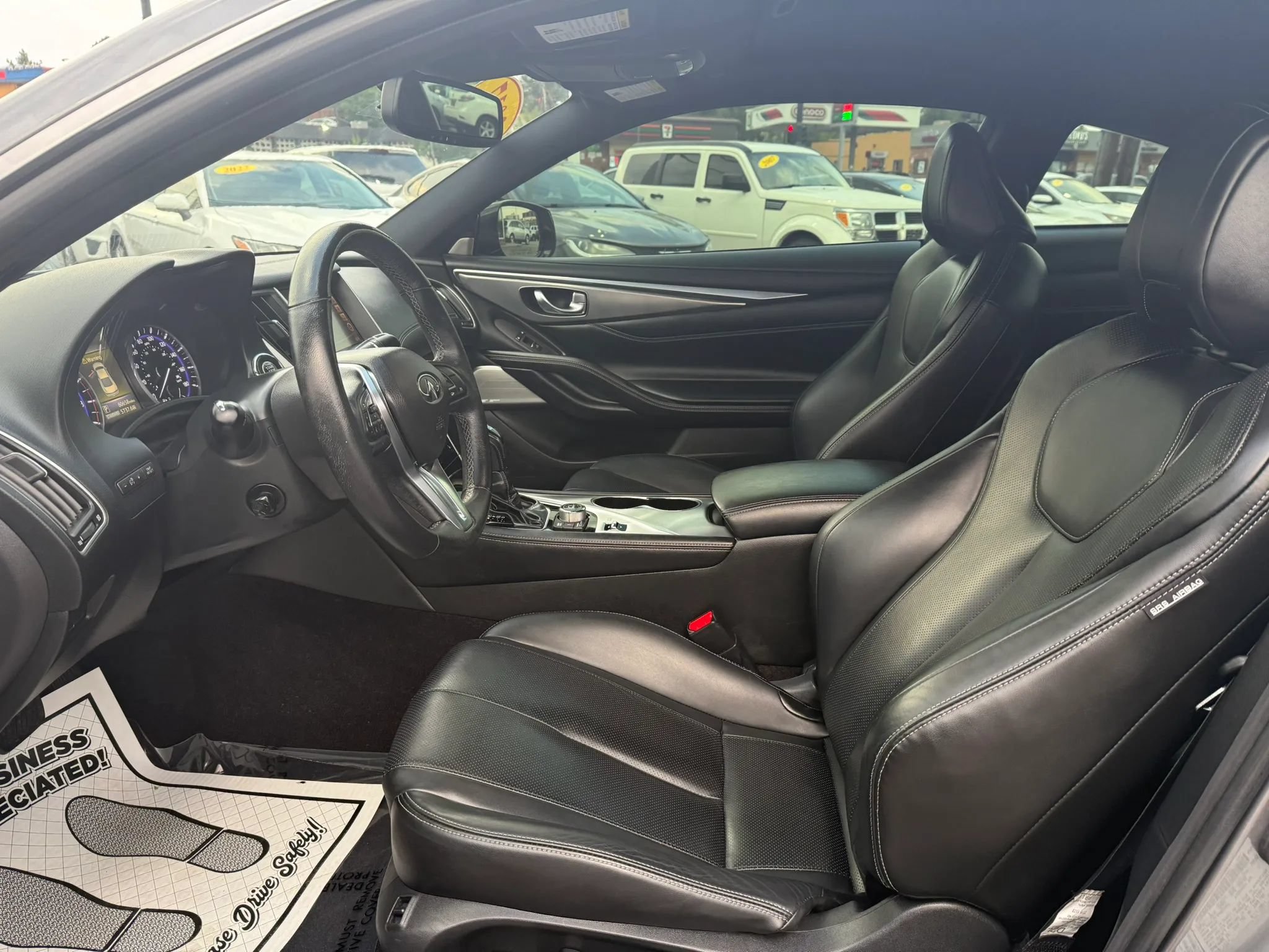 Used 2017 INFINITI Q60 3.0t w/ Premium Plus Package 3.0T AWD/4WD image 10