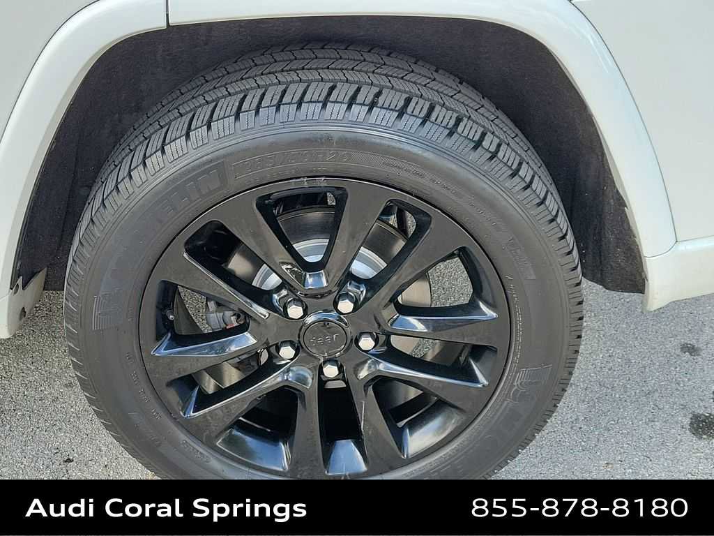Used 2019 Jeep Grand Cherokee Altitude AWD/4WD image 16