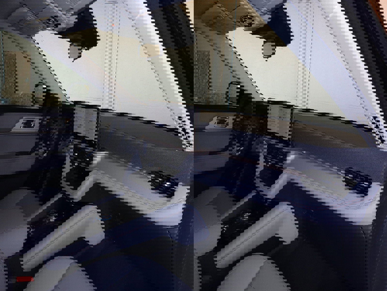 New 2025 Ford Explorer Active w/ Active Comfort Package image 42