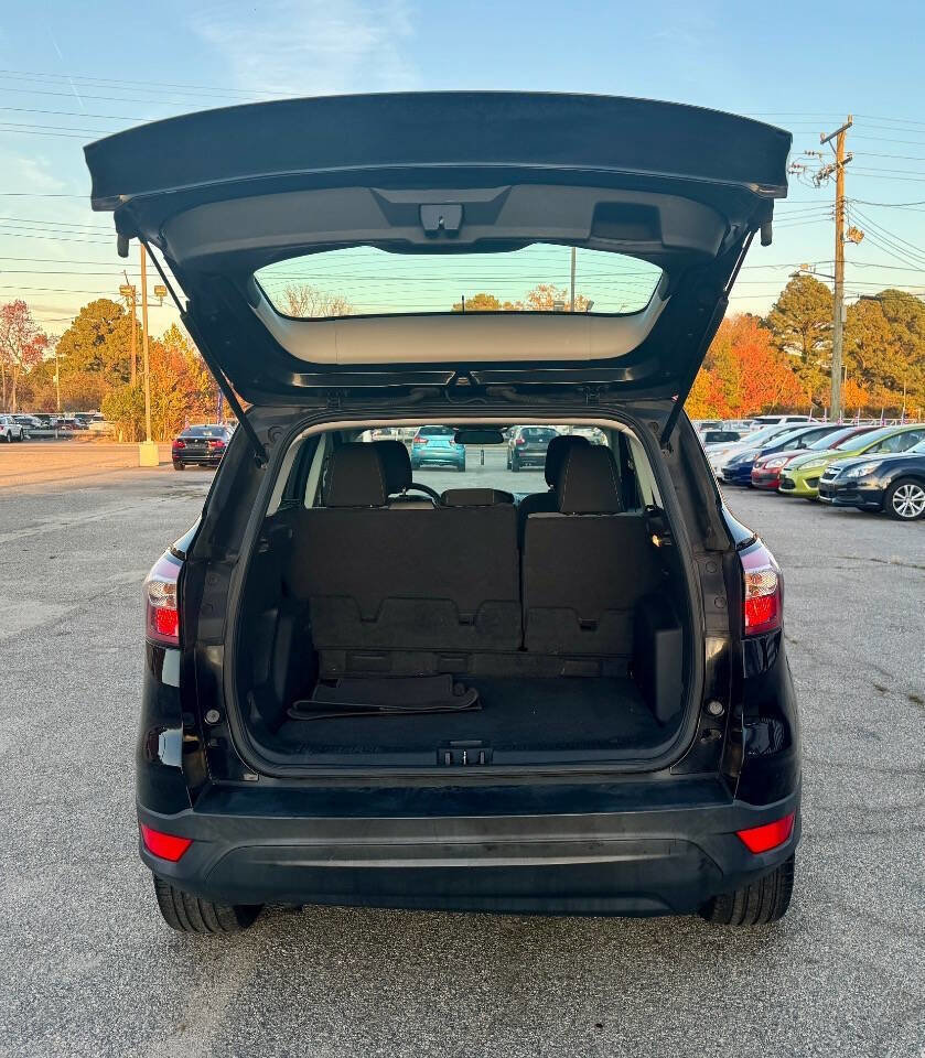 Used 2018 Ford Escape S image 9