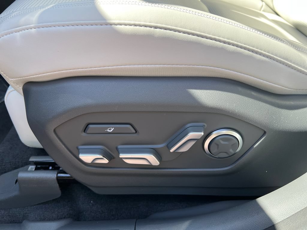New 2026 Hyundai Santa Fe Calligraphy FWD image 11