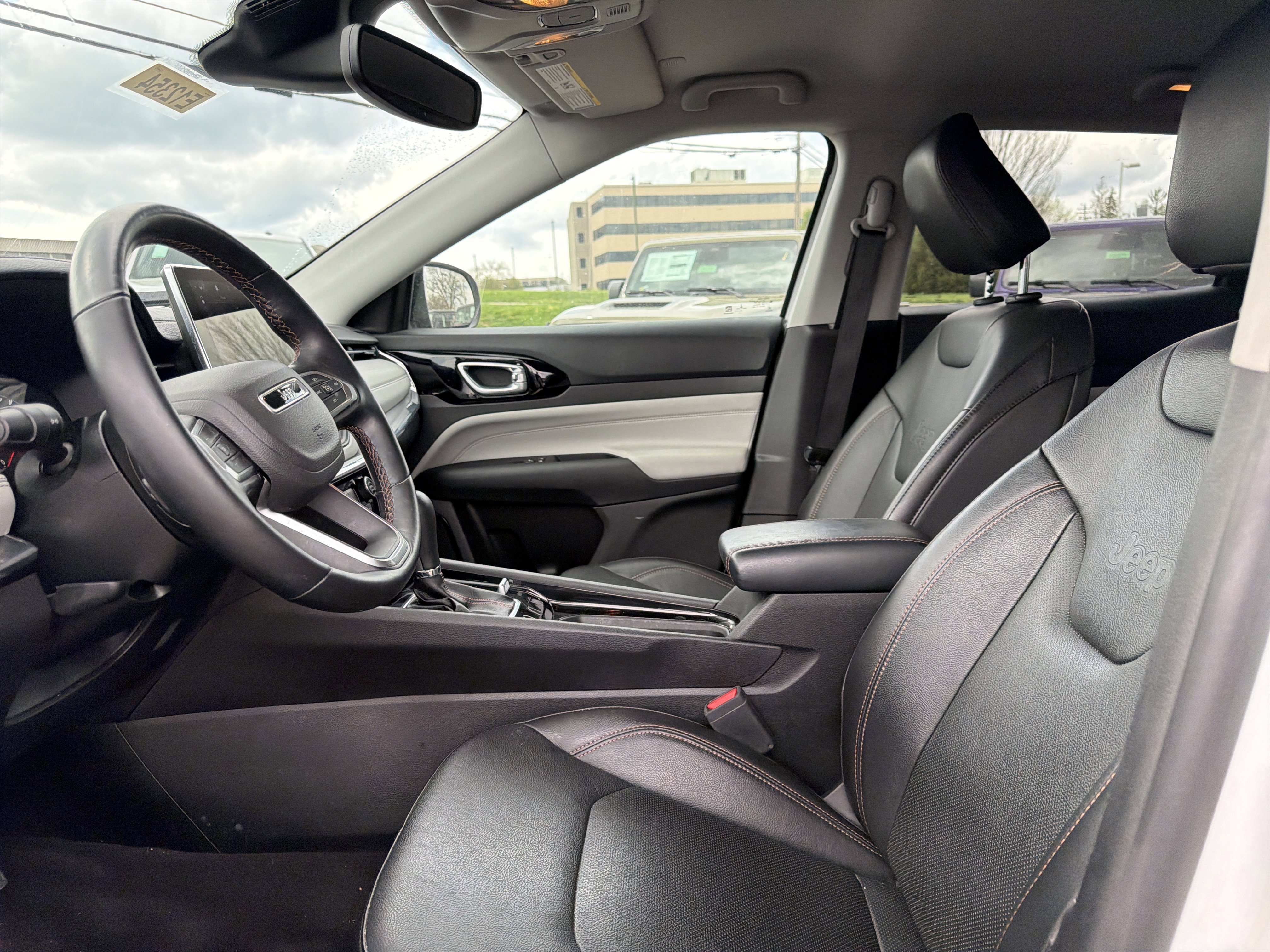 Used 2022 Jeep Compass Limited image 16