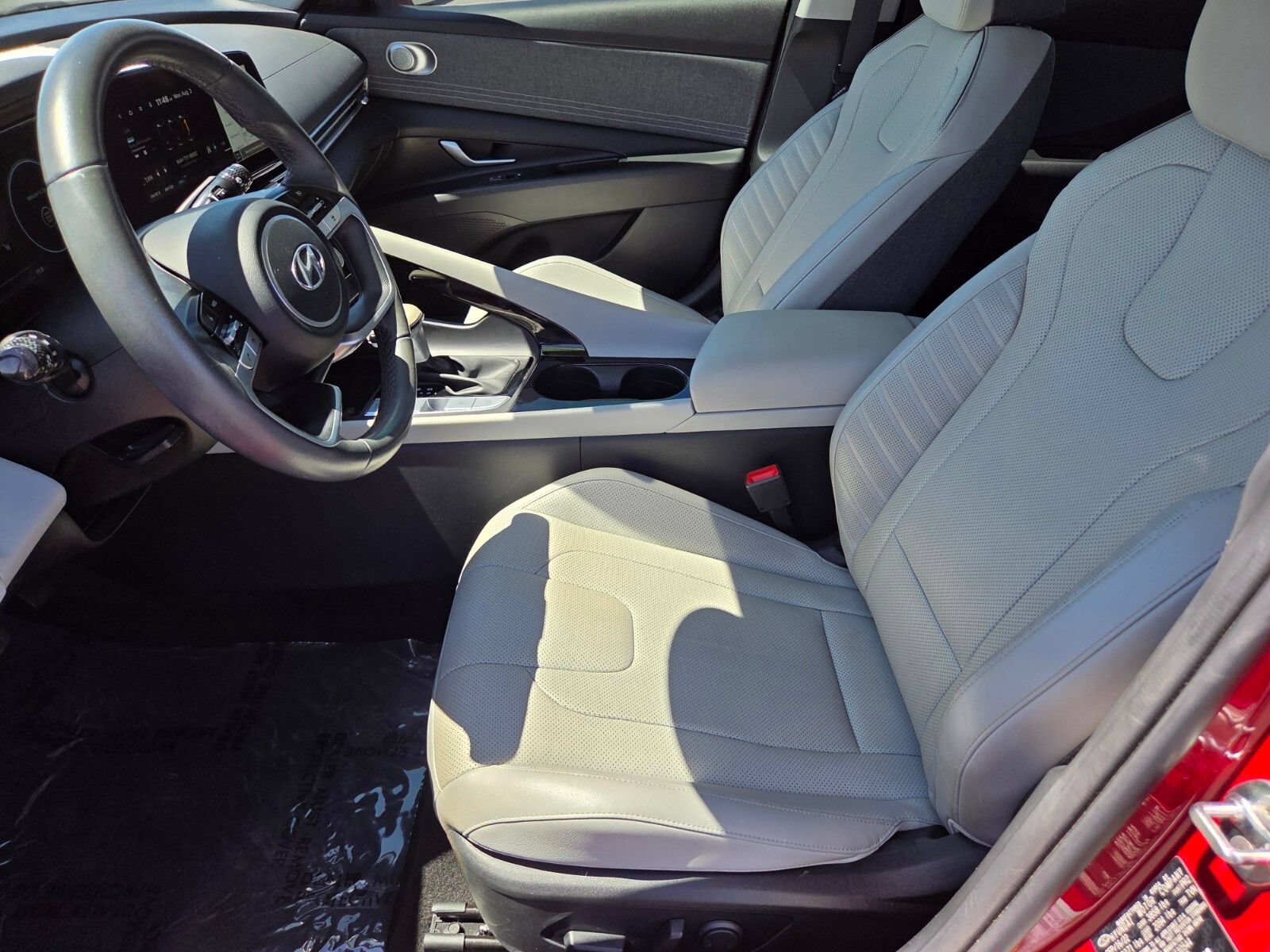 Used 2023 Hyundai Elantra Limited w/ Cargo Package FWD image 10