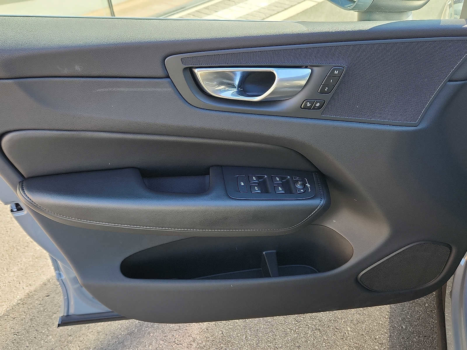 Certified 2023 Volvo XC60 B5 Core w/ Climate Package image 12