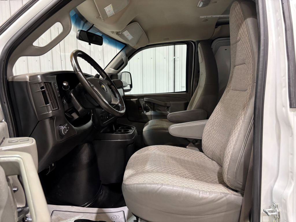 Used 2017 Chevrolet Express 2500 image 11