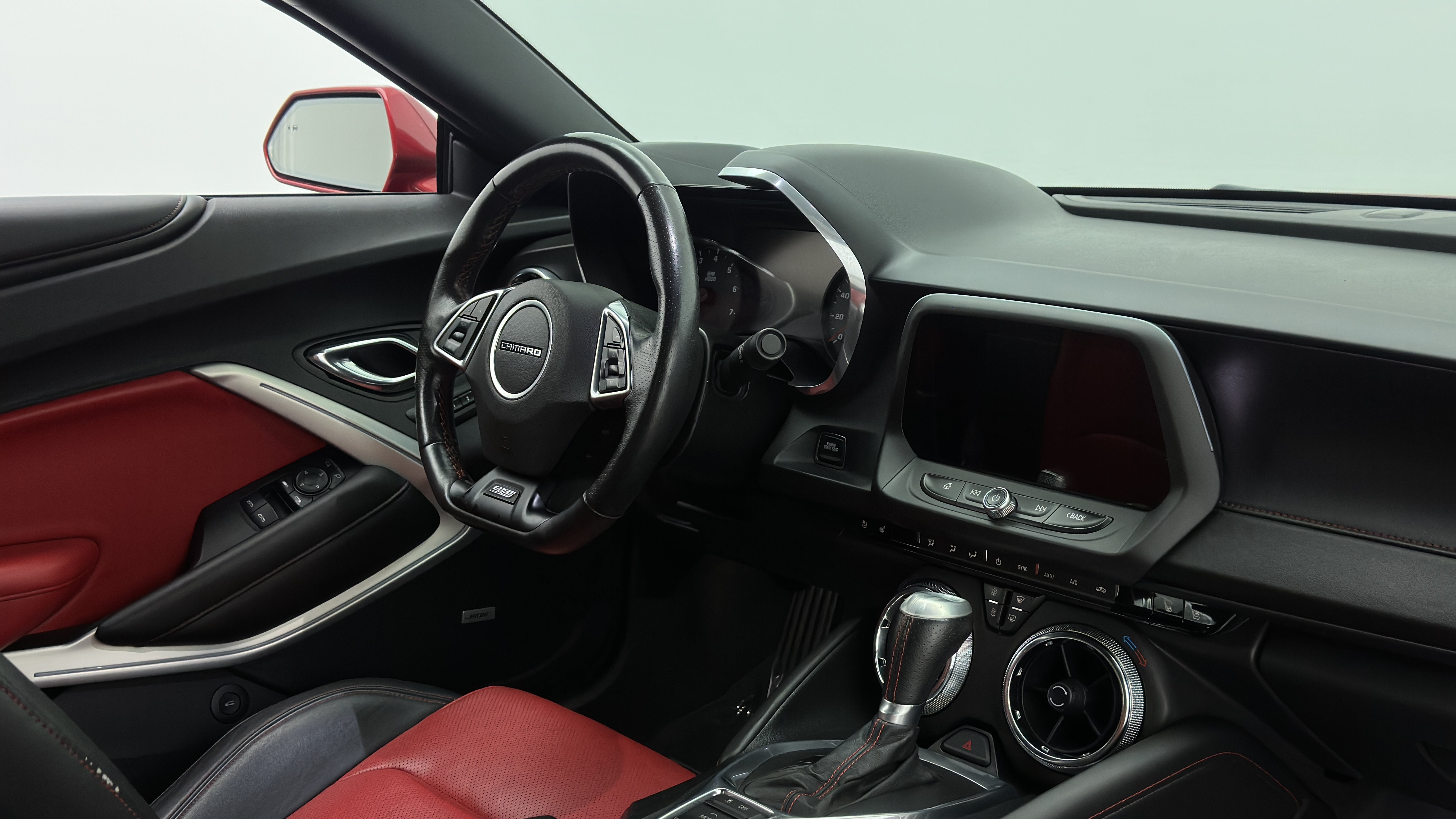 Used 2016 Chevrolet Camaro SS RWD image 26