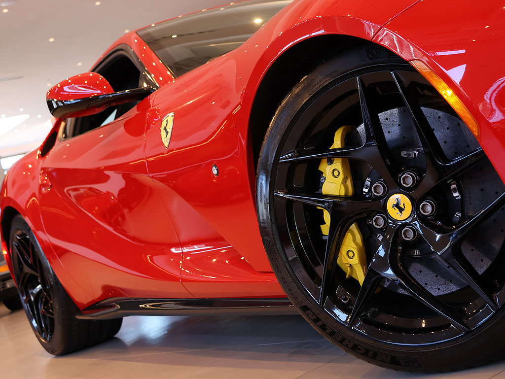 Certified 2018 Ferrari 812 Superfast RWD image 12