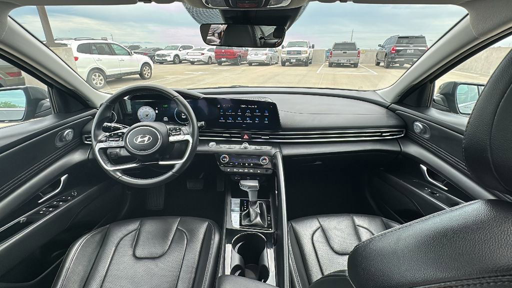 Used 2025 Hyundai Elantra Limited FWD image 22