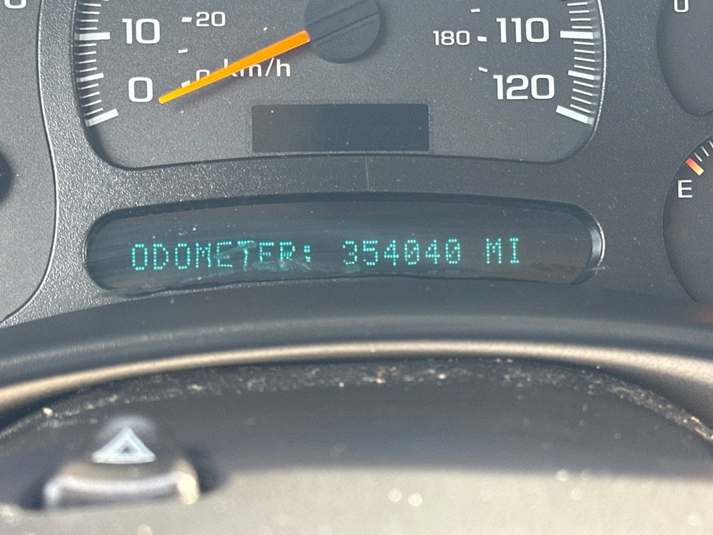 Used 2004 Chevrolet Suburban LT w/ Preferred Equipment Group image 18