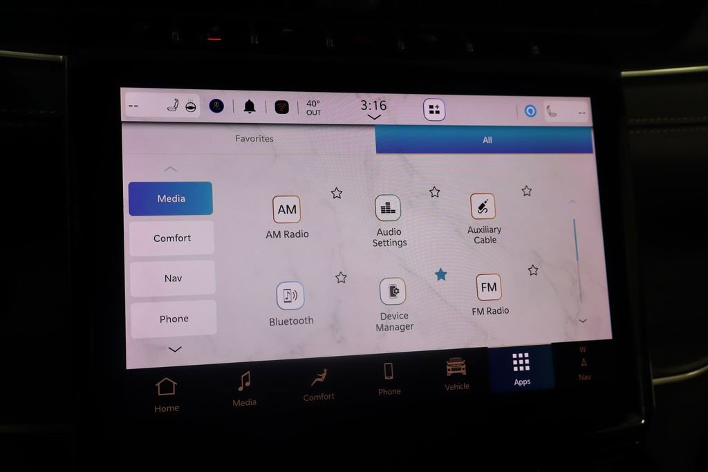 Used 2024 Jeep Grand Cherokee Limited w/ Luxury Tech Group II image 39