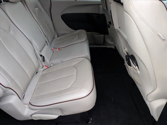 Used 2017 Chrysler Pacifica Limited w/ UConnect Theater Package image 18