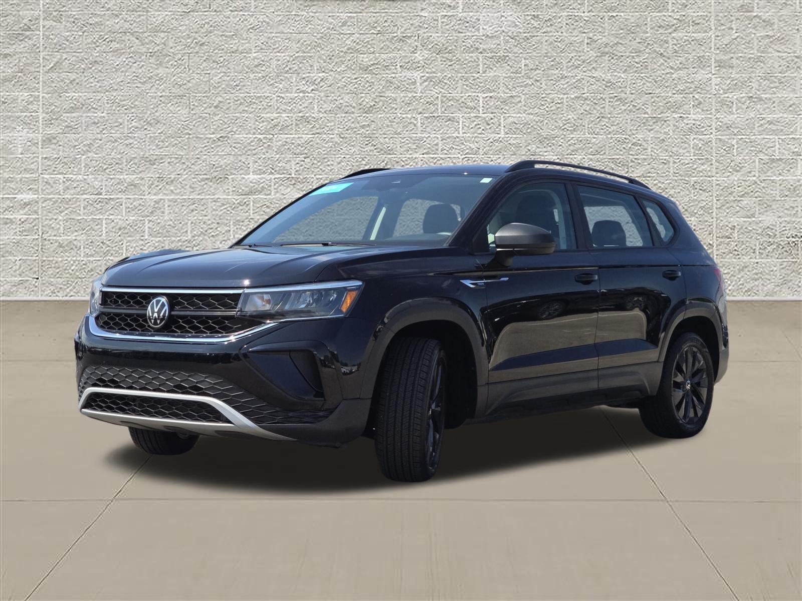Certified 2024 Volkswagen Taos S FWD image 3