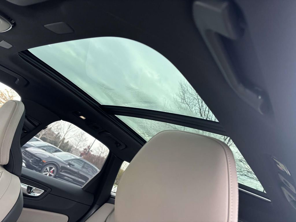 New 2026 Volvo XC60 T8 Plus w/ Protection Package Premier image 24