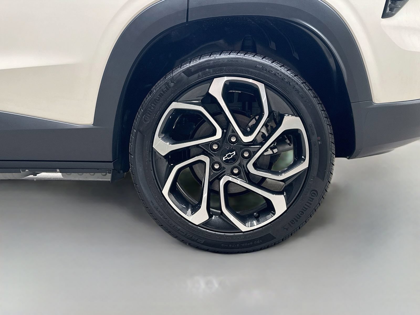 New 2026 Chevrolet Trax RS w/ Sunroof Package FWD image 34