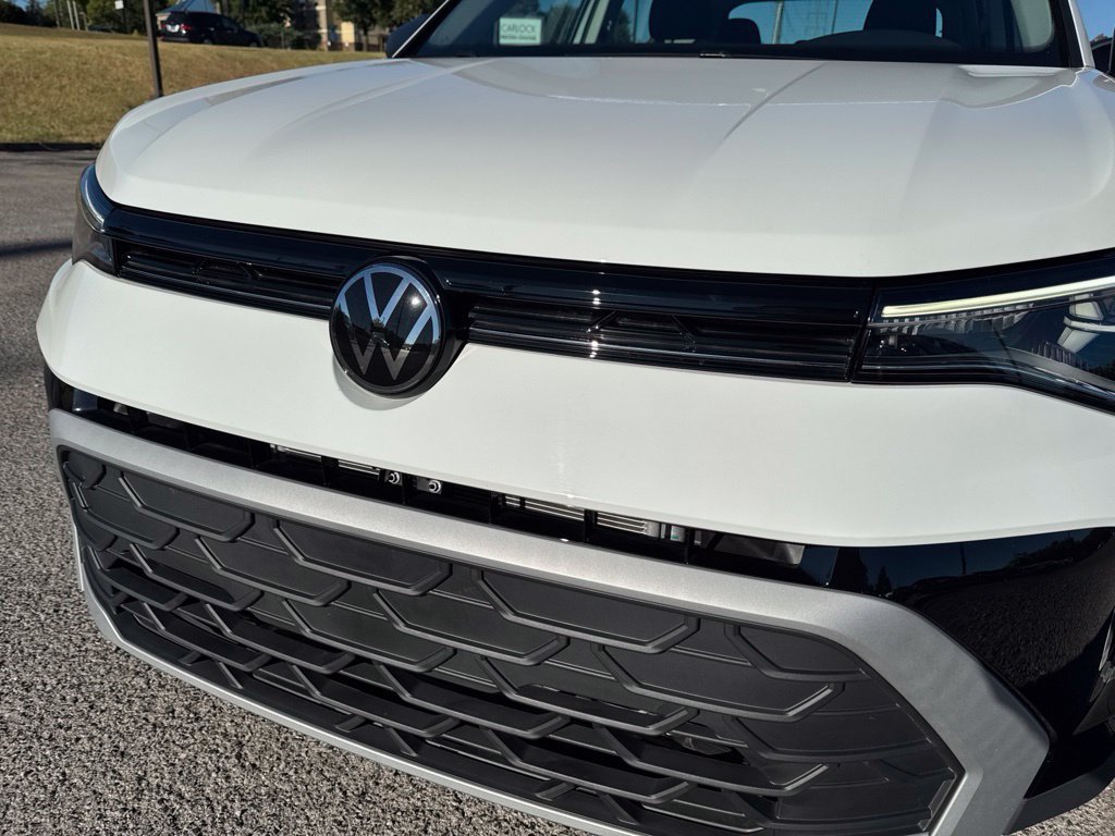 Used 2025 Volkswagen Taos S FWD image 10