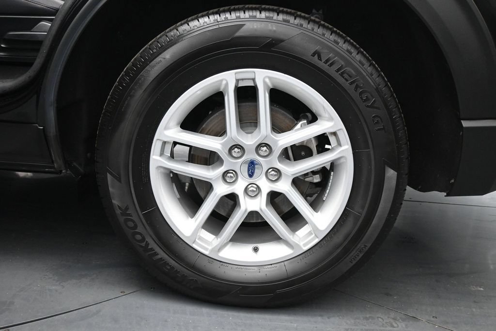 Used 2025 Ford Explorer Active AWD/4WD image 23