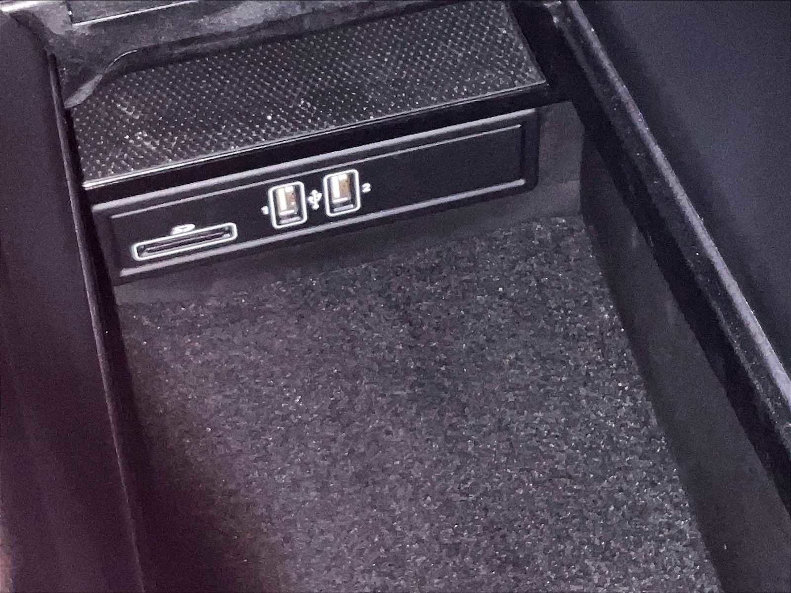 Used 2018 Mercedes-Benz C 300 Sedan image 38