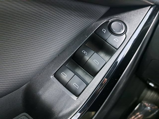 Used 2025 Chevrolet Equinox LT AWD/4WD image 21