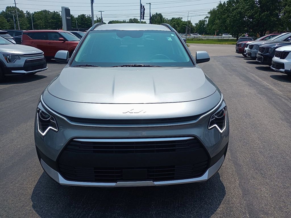 New 2025 Kia Niro EX image 3