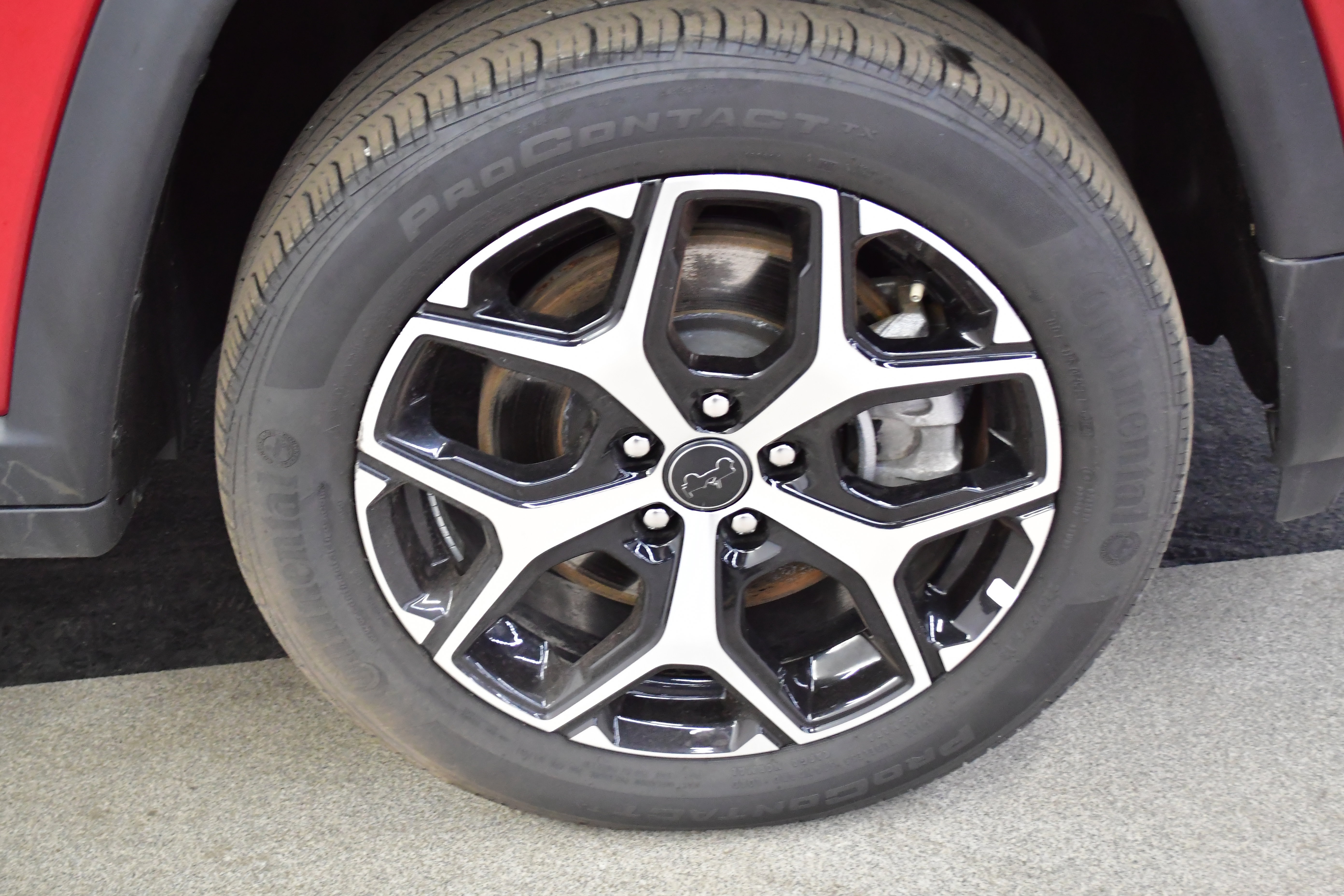 Used 2025 Jeep Compass Limited image 37