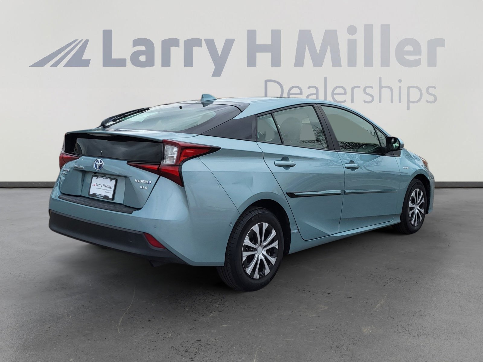 Used 2021 Toyota Prius XLE w/ Carpet Mat Package (TMS) image 5