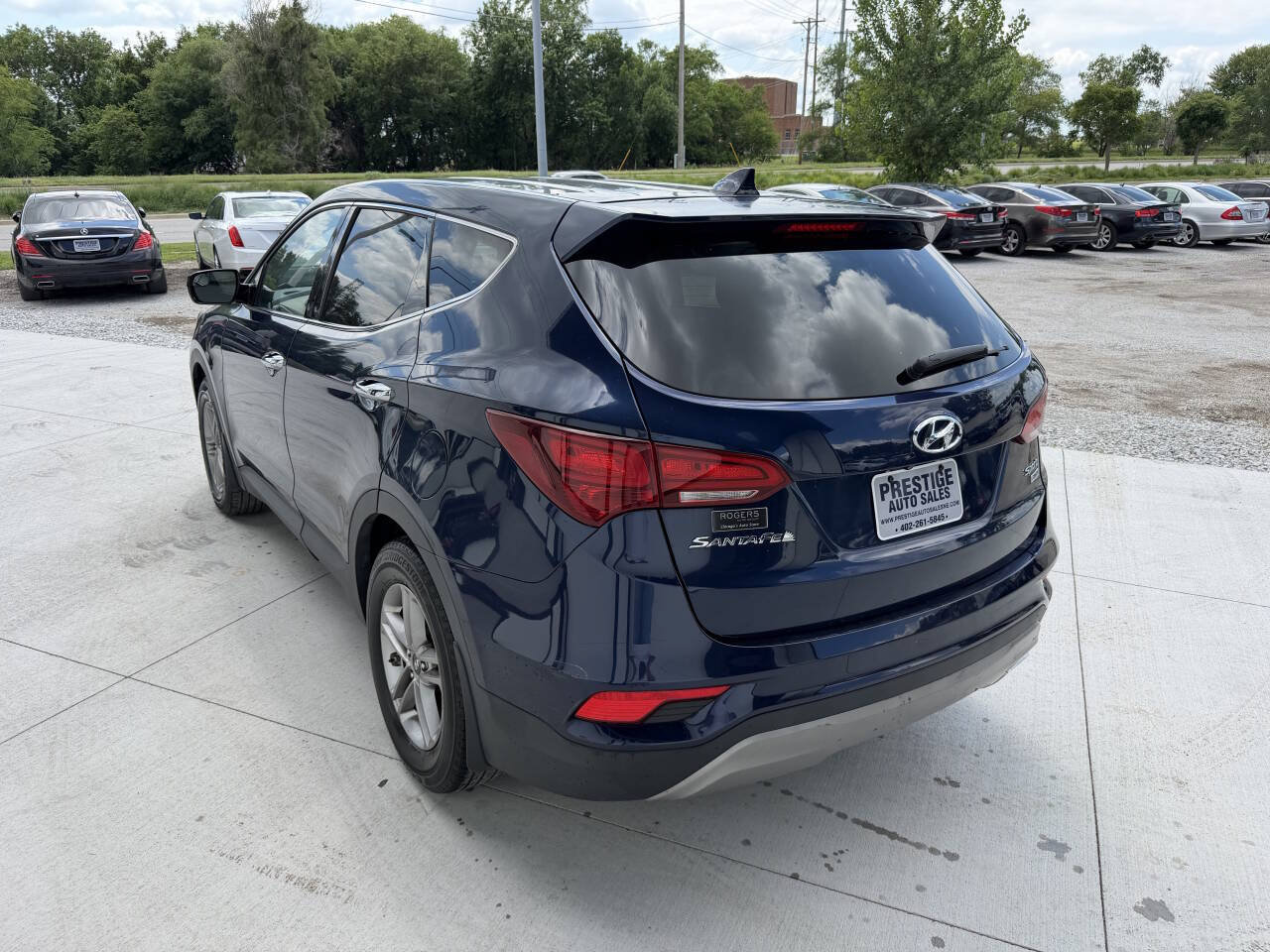Used 2017 Hyundai Santa Fe Sport w/ Cargo Package AWD/4WD image 4