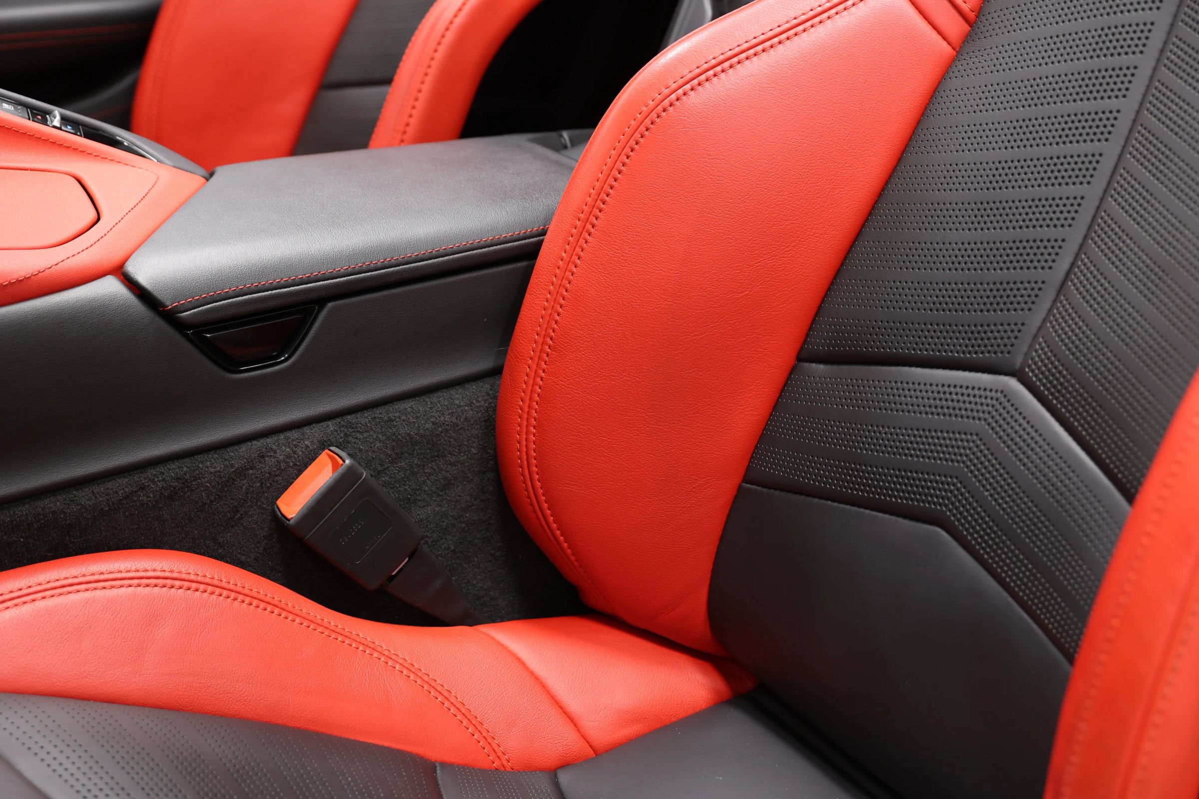 Used 2020 Chevrolet Corvette Stingray Preferred Cpe w/ 2LT Preferred Equipment Group RWD image 22