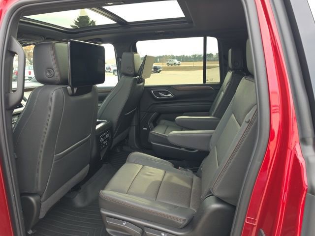 Used 2024 Chevrolet Suburban High Country image 10