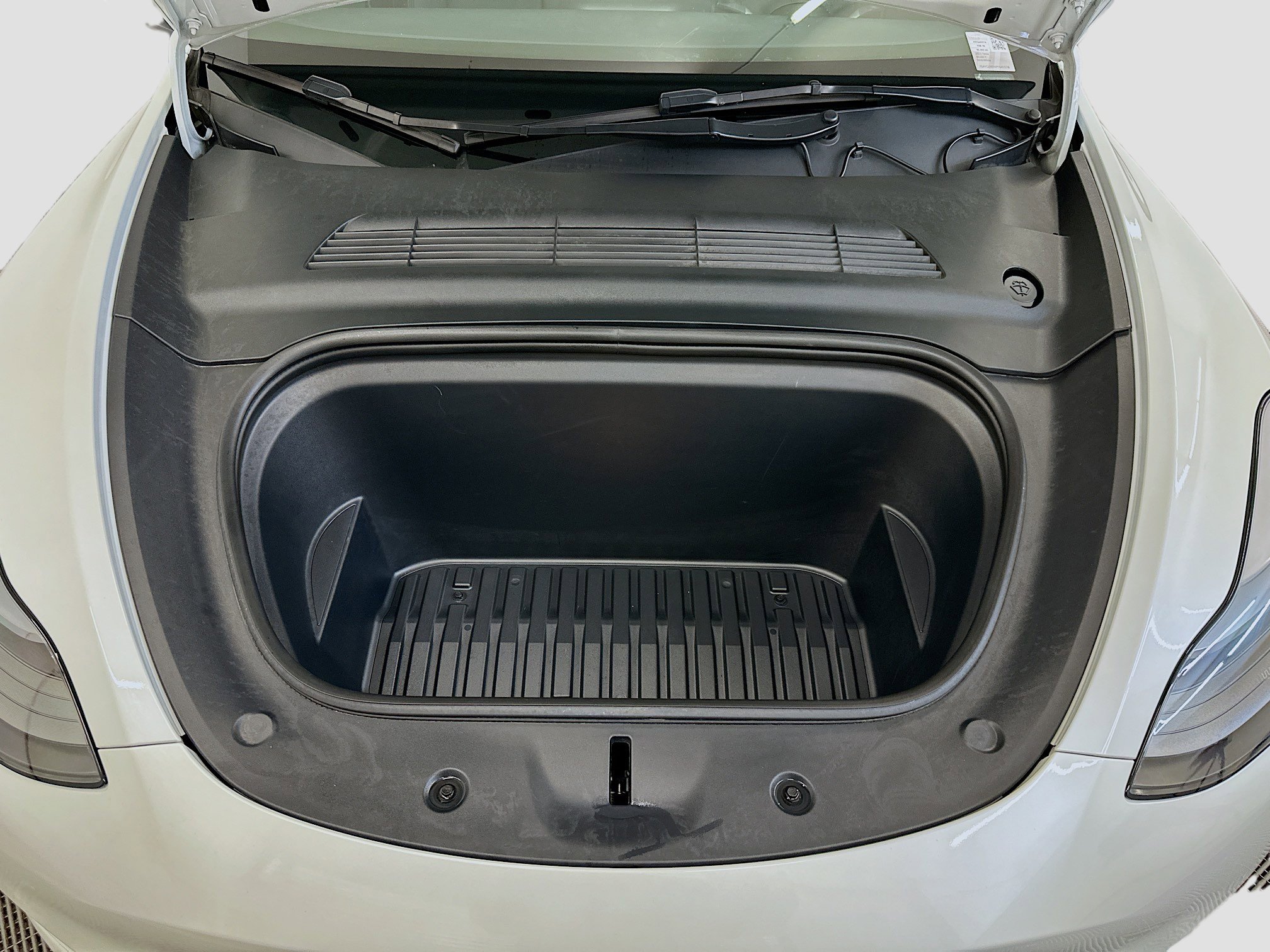 Used 2023 Tesla Model Y Performance image 34