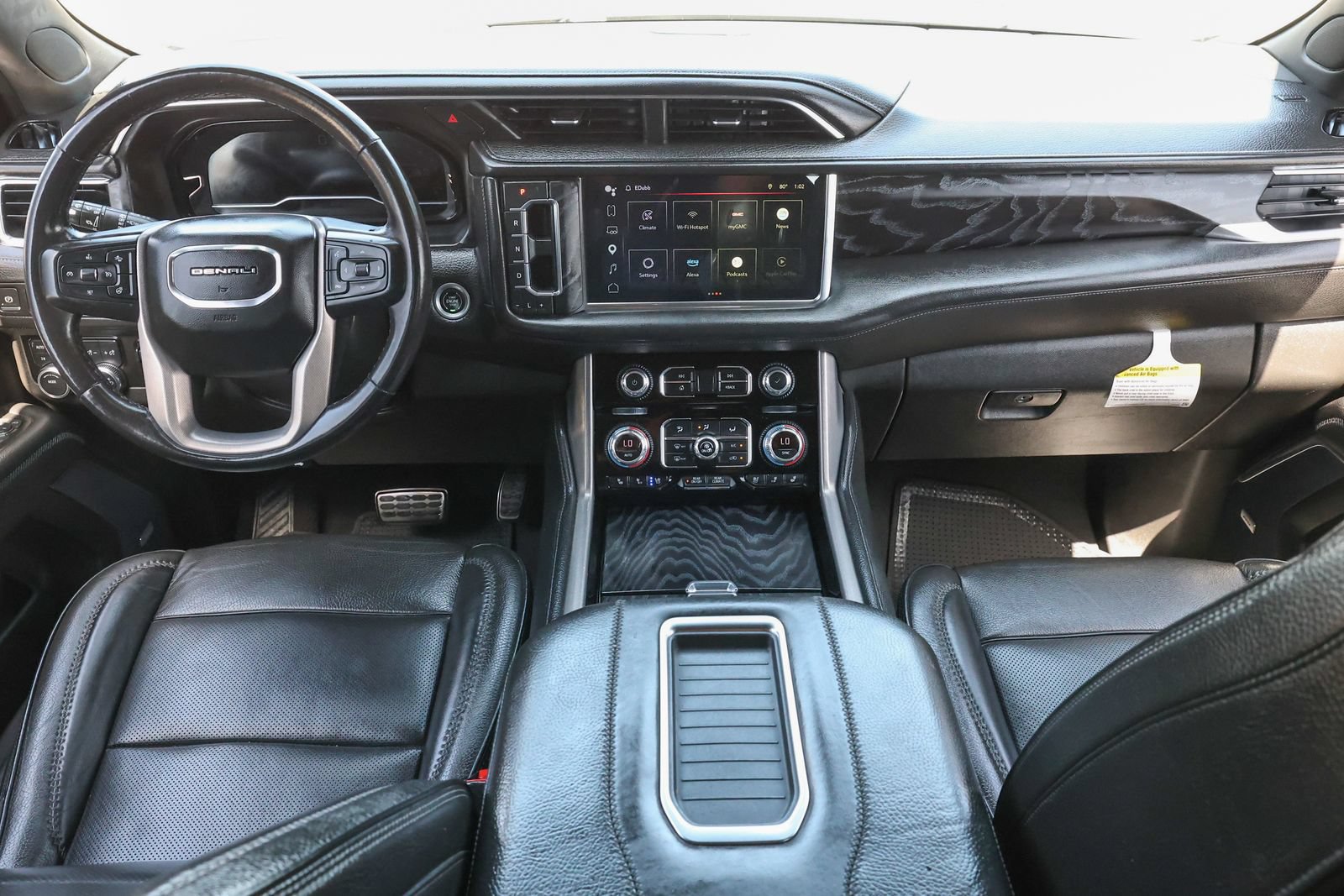 Used 2022 GMC Yukon Denali w/ Max Trailering Package AWD/4WD image 2