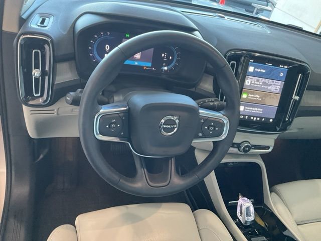 Used 2024 Volvo XC40 B5 Plus w/ Protection Package Premier image 8