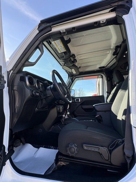 Used 2021 Jeep Gladiator Sport image 11