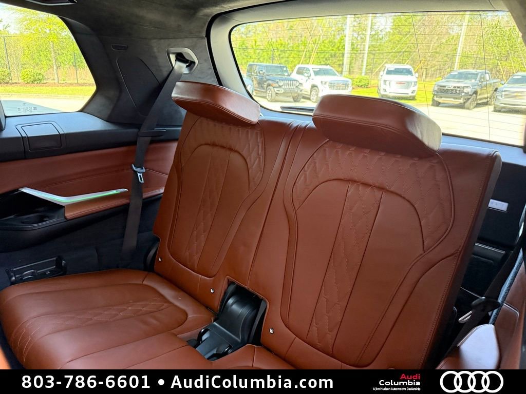Used 2023 BMW X7 M60i AWD/4WD image 26