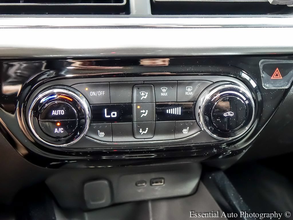 Used 2025 Chevrolet Trax LT w/ Driver Confidence Package FWD image 16