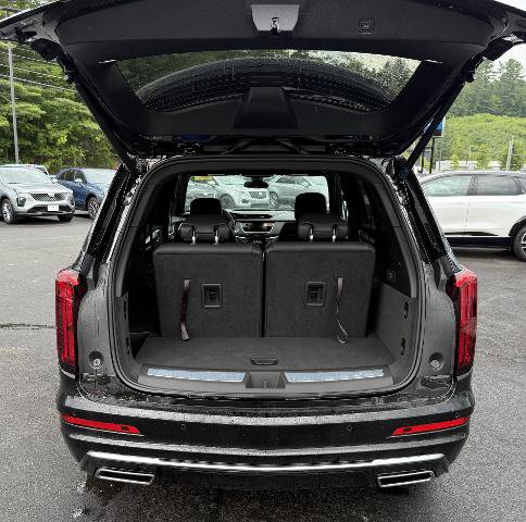 New 2025 Cadillac XT6 Luxury image 15