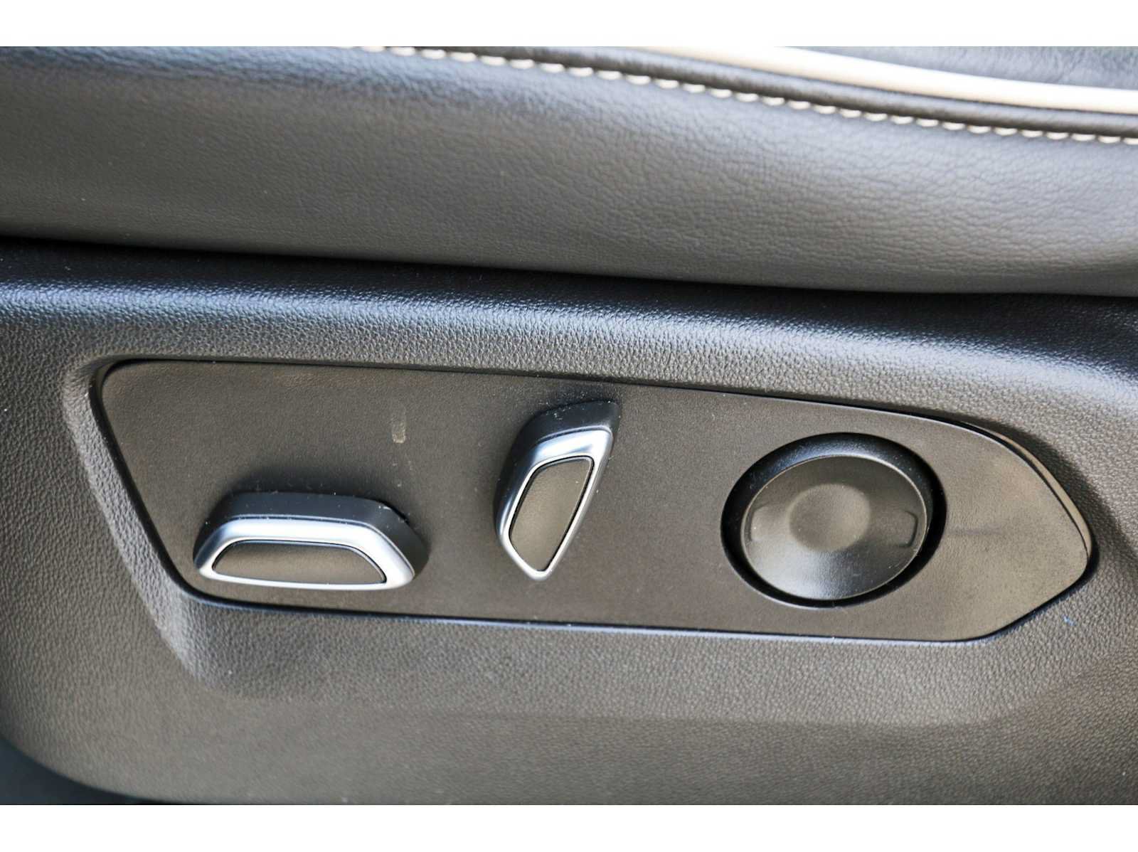 Used 2023 Cadillac Escalade ESV Premium Luxury AWD/4WD image 30