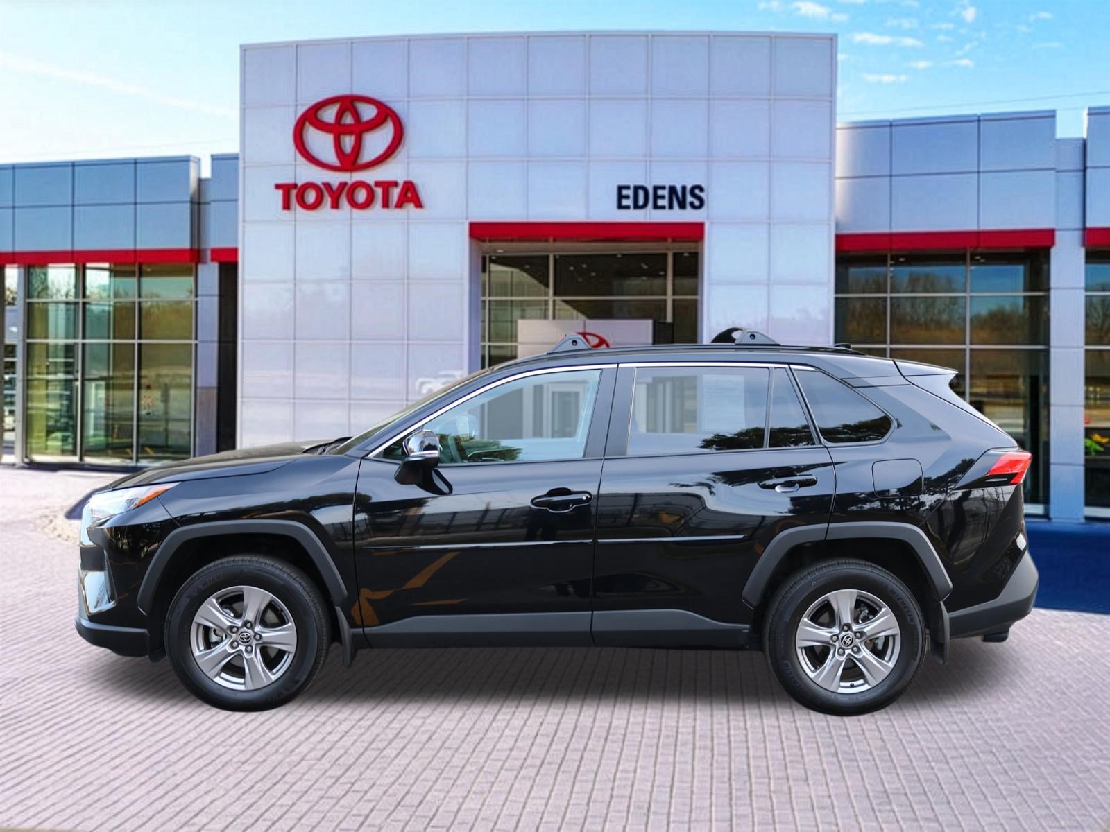Used 2024 Toyota RAV4 XLE w/ Convenience Package AWD/4WD image 9