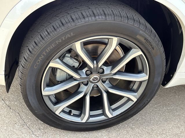 Used 2017 Volvo XC90 T6 Momentum w/ Vision Package AWD/4WD image 14