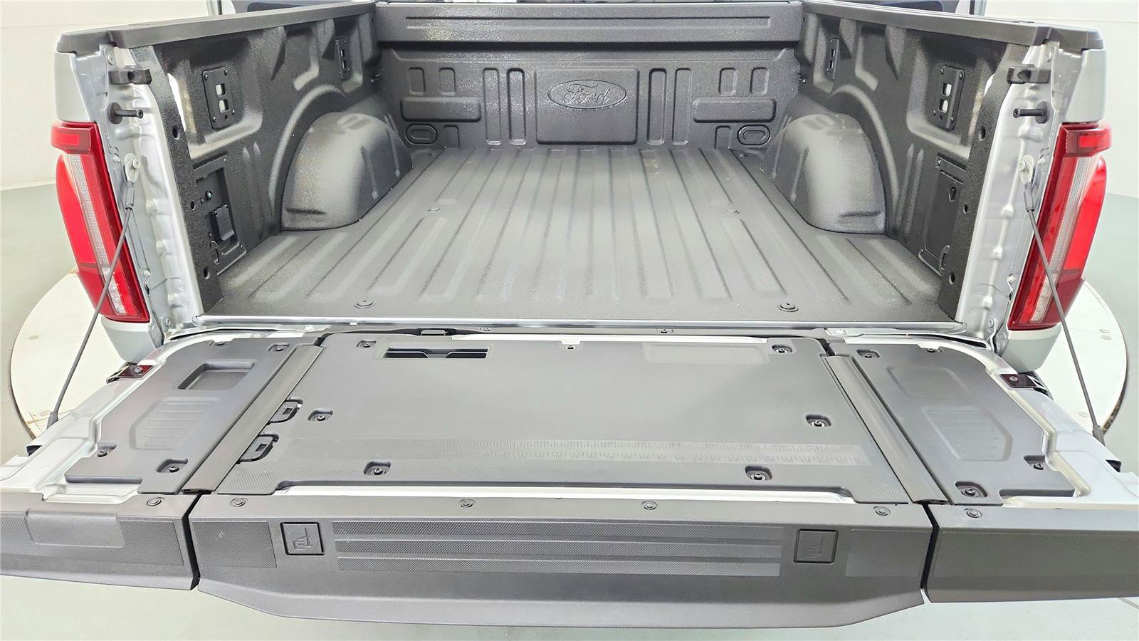 Used 2025 Ford F150 Platinum AWD/4WD image 38