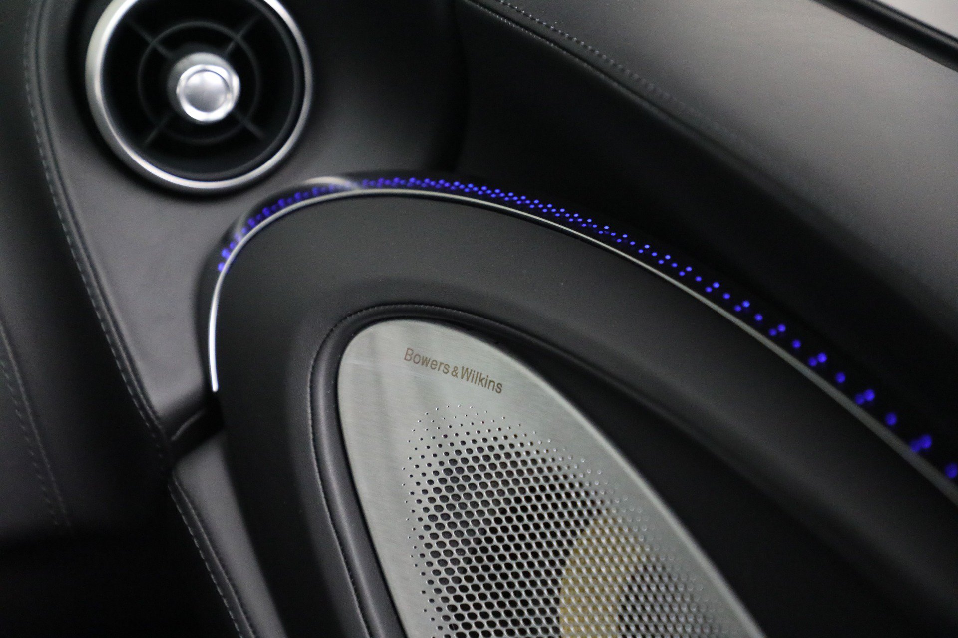 Used 2025 McLaren GTS RWD image 30