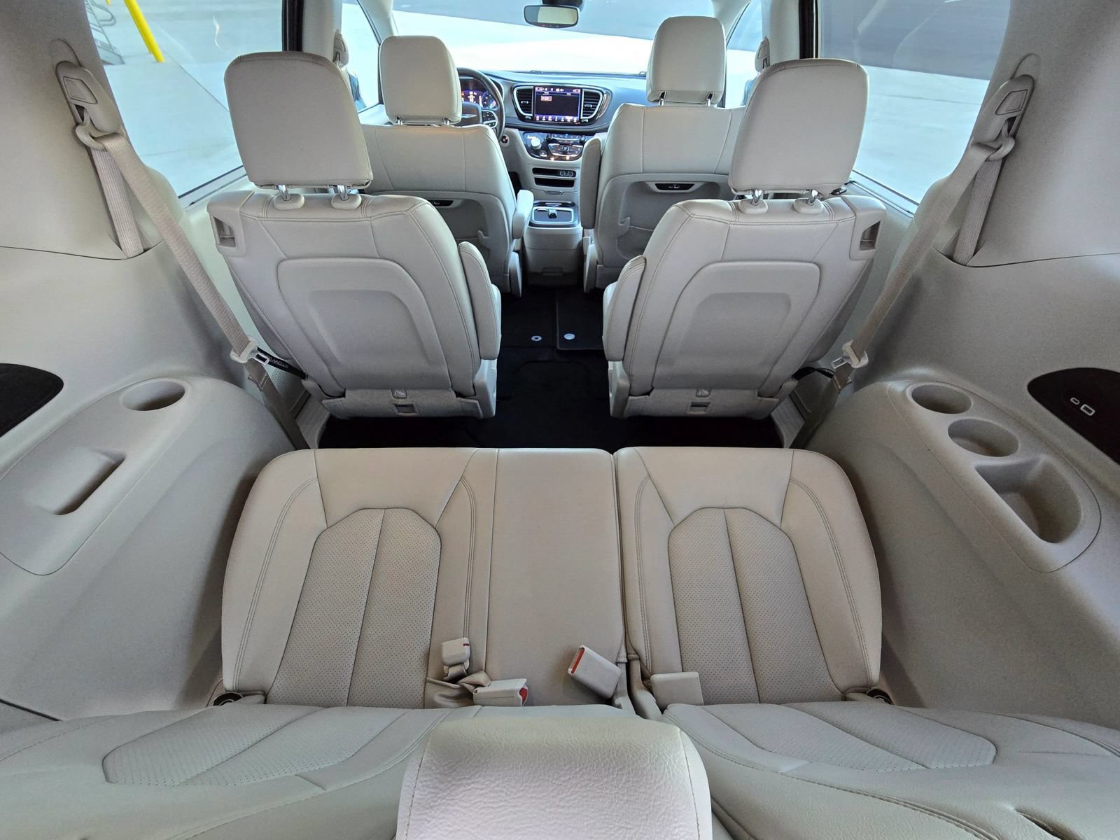 Used 2021 Chrysler Pacifica Touring-L w/ Premium & Safety Sphere Group AWD/4WD image 20