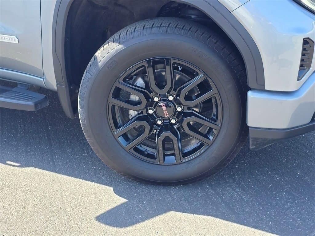 Used 2024 GMC Sierra 1500 Elevation w/ LPO, Elevation Black Package image 2