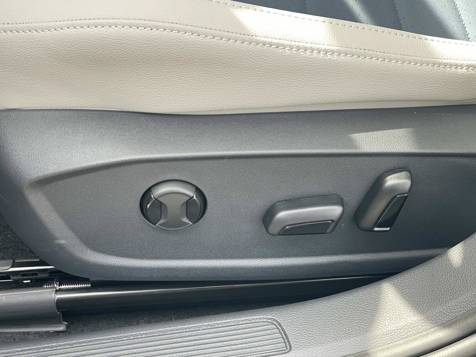 New 2026 Volkswagen Jetta SE FWD image 21