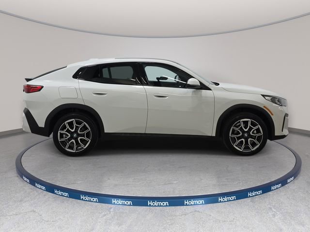 Certified 2025 BMW X2 xDrive28i AWD/4WD image 4