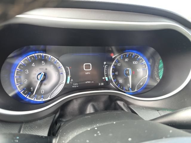 Used 2023 Chrysler Pacifica Touring-L FWD image 21