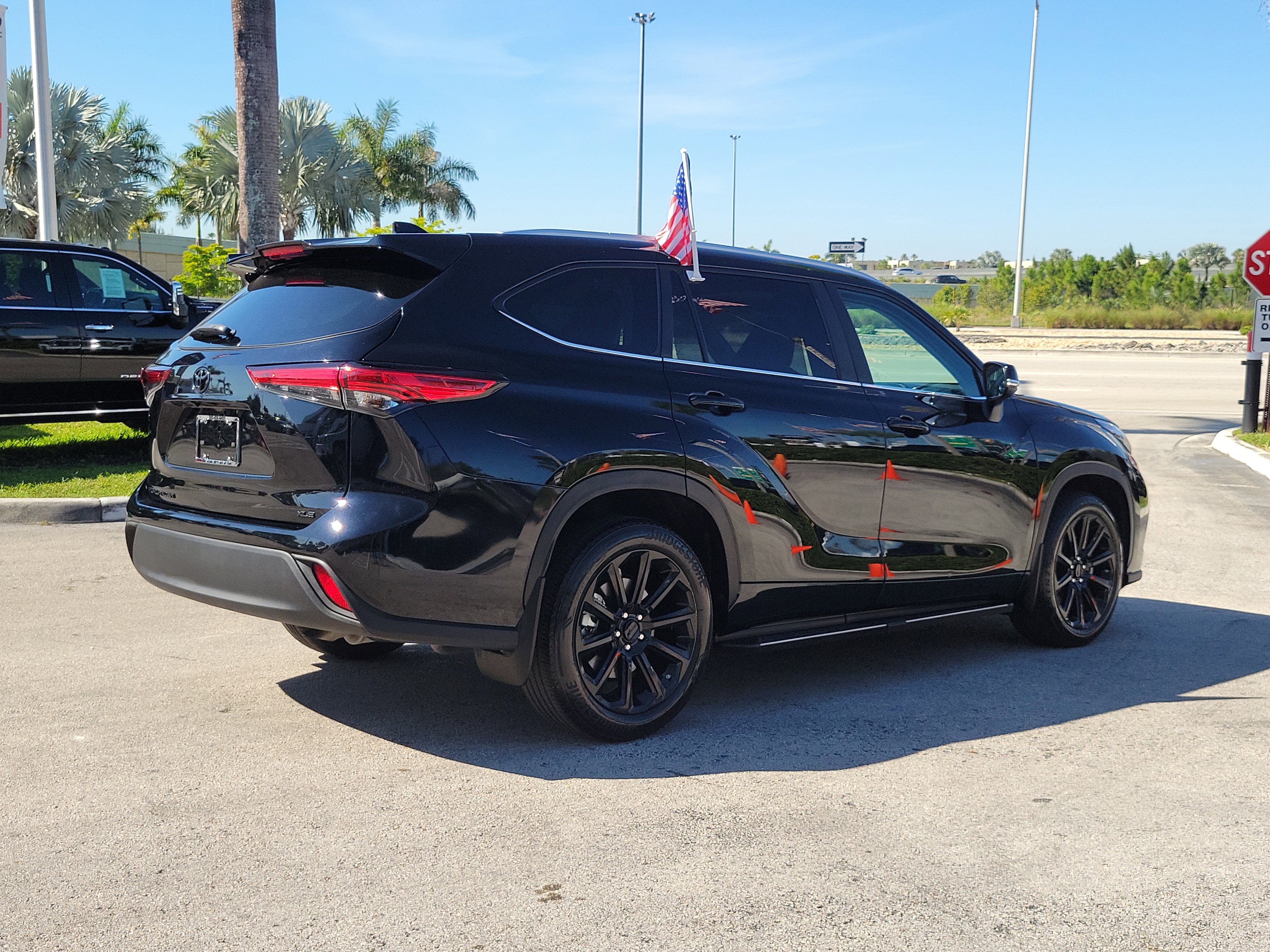 Used 2023 Toyota Highlander XLE FWD image 5