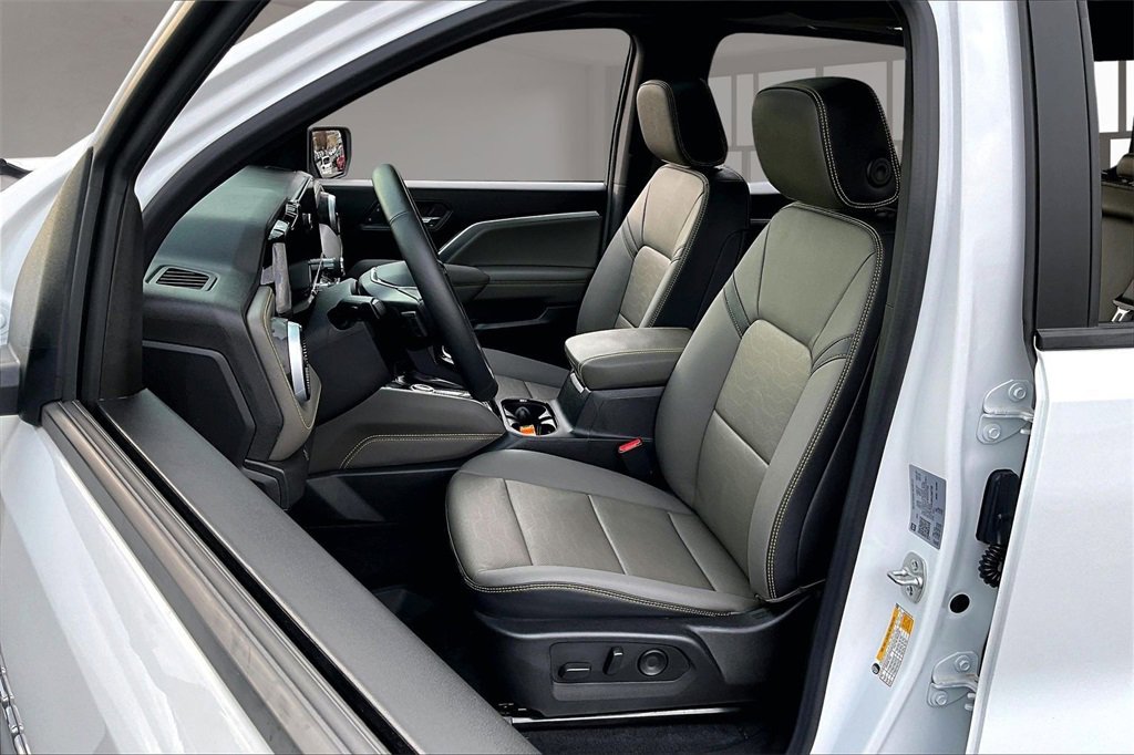 Used 2024 Chevrolet Colorado ZR2 w/ ZR2 Convenience Package III image 26