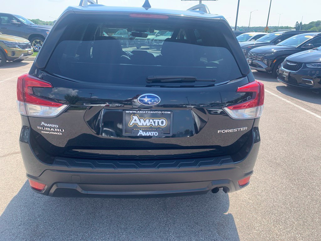 Used 2020 Subaru Forester Premium AWD/4WD image 4