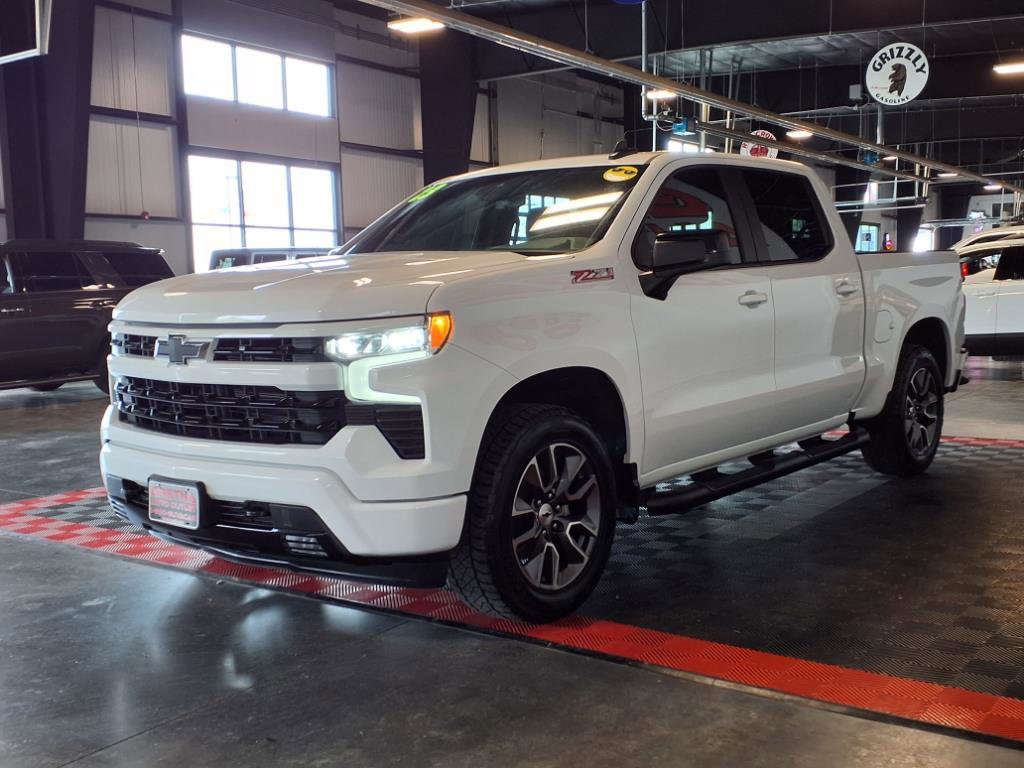 Used 2023 Chevrolet Silverado 1500 RST image 3