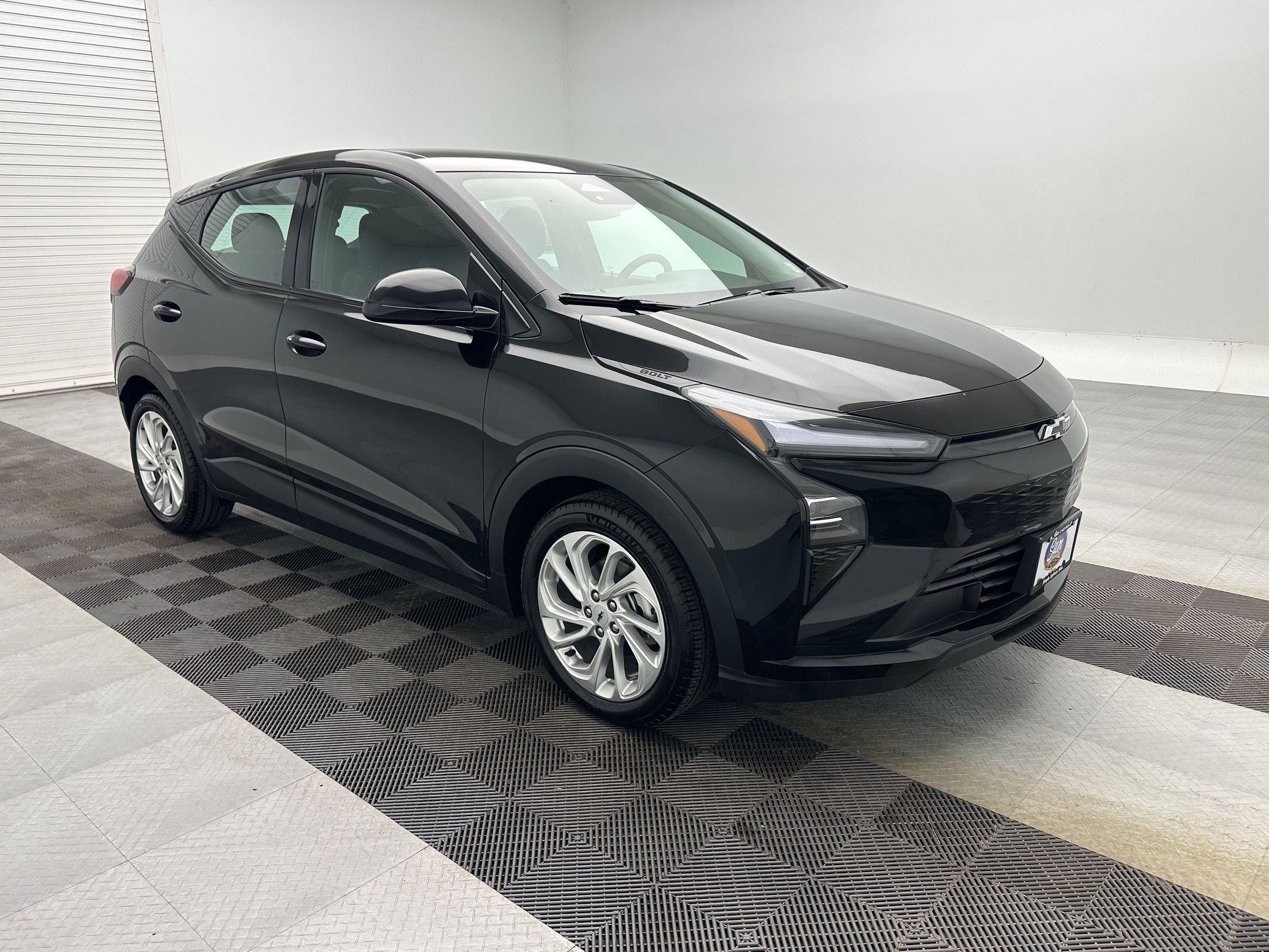 New 2027 Chevrolet Bolt LT w/ Comfort Package FWD image 7
